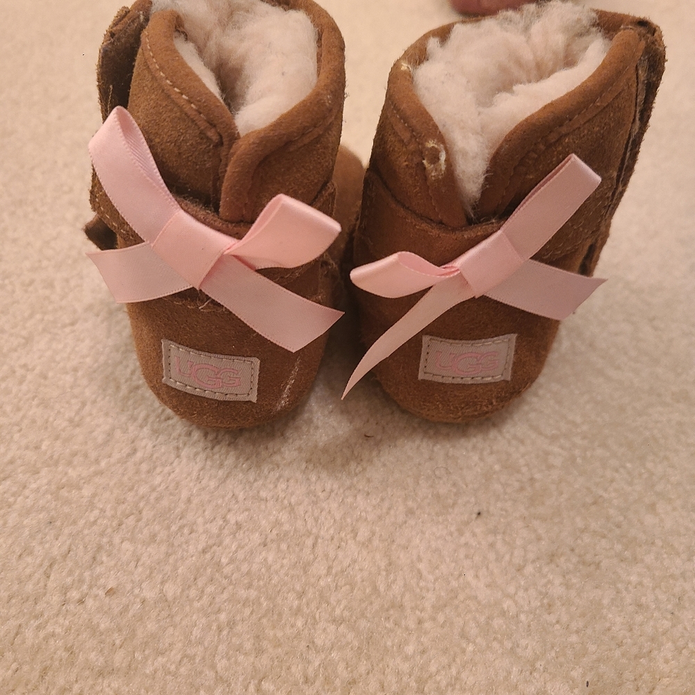Baby Girl Brown Tan Uggs Size 2/3